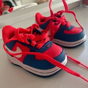 Baby shoes 2c